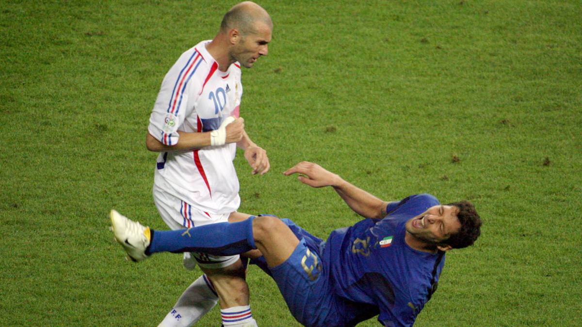 Trọng tài chung kết World Cup 2006 tiết lộ bất ngờ về chiếc thẻ đỏ của Zidane - Ảnh 1.