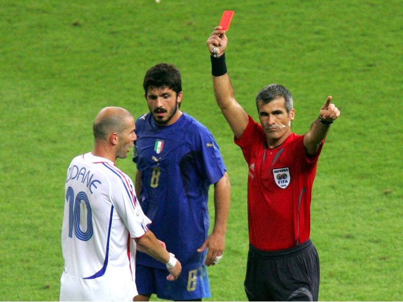 Trọng tài chung kết World Cup 2006 tiết lộ bất ngờ về chiếc thẻ đỏ của Zidane - Ảnh 2.