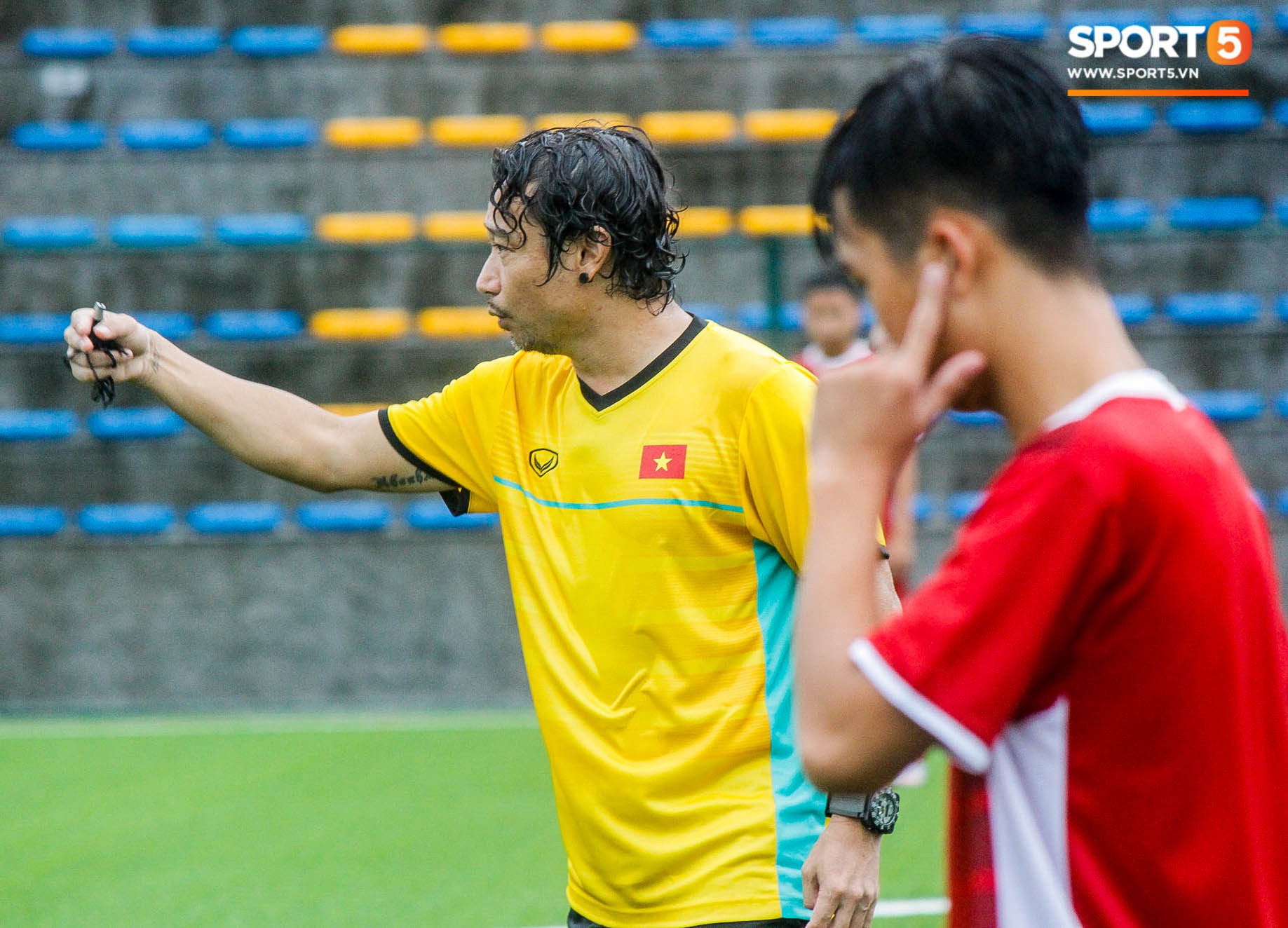 Đội tuyển U16 Việt Nam tập luyện dưới mưa, gấp rút chuẩn bị cho giải Đông Nam Á - Ảnh 4.