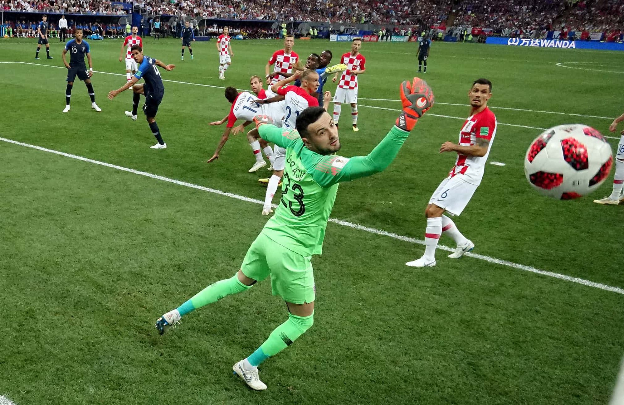 Nhìn lại những khoảnh khắc đẹp nhất World Cup 2018 - Ảnh 12.