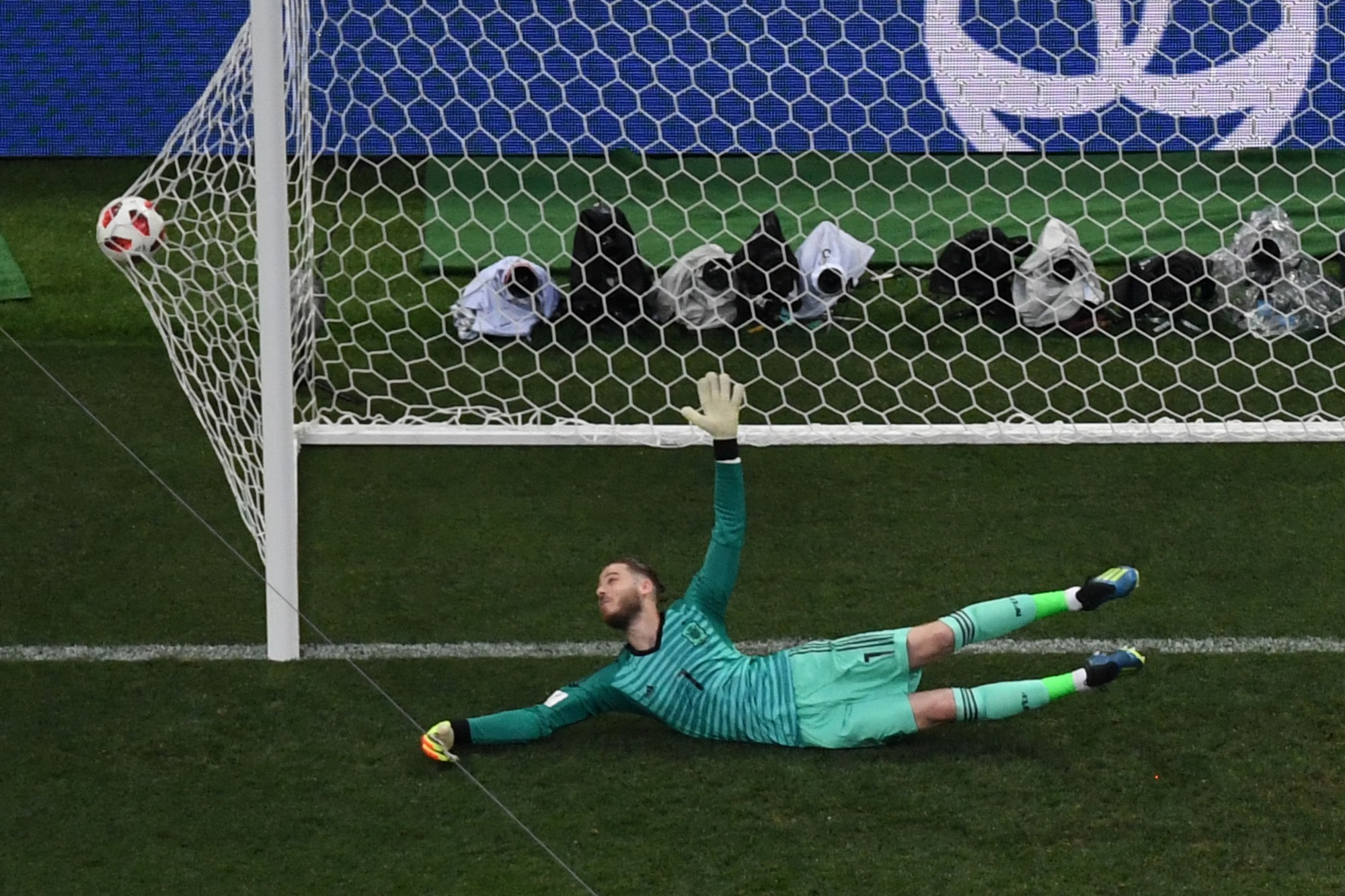 Nhìn lại thông số tồi tệ của De Gea tại World Cup - Ảnh 2.