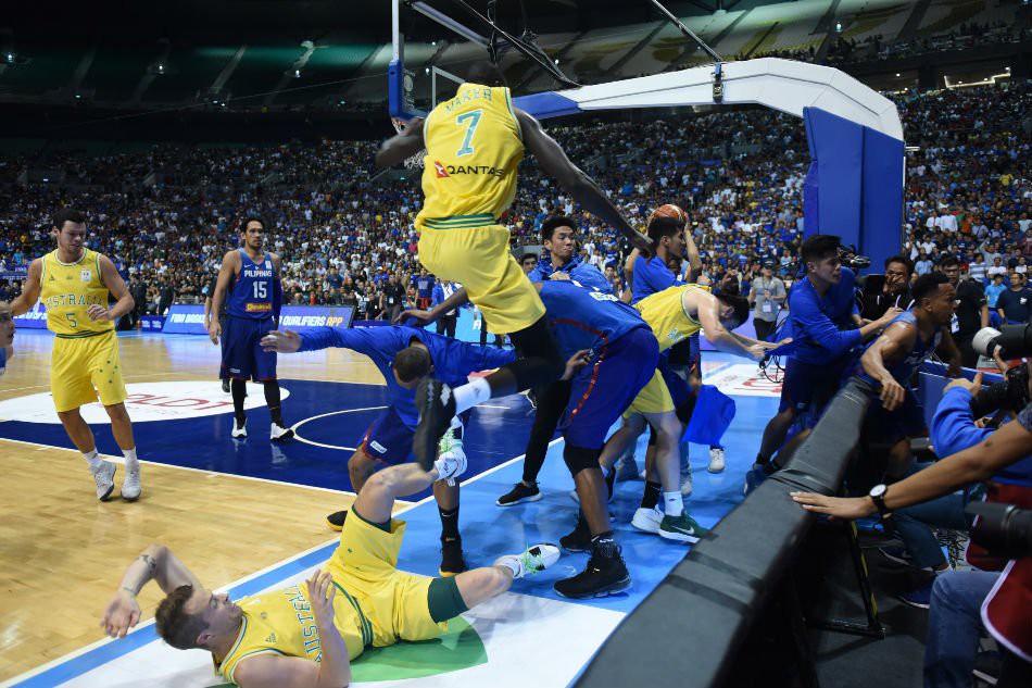 Cầu thủ bóng rổ Australia và Philippines bị phạt nặng sau vụ hỗn chiến kinh hoàng - Ảnh 2.