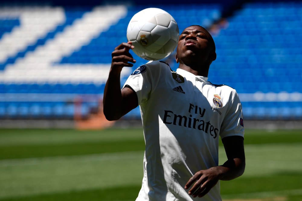 Vinicius có đủ tuổi để thay thế Ronaldo?  - Ảnh 3.