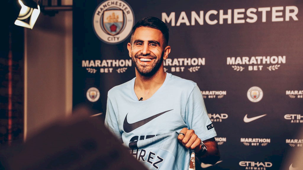 Riyad Mahrez, kẻ vô thừa nhận nay nắm giữ vận mệnh Man City - Ảnh 2.