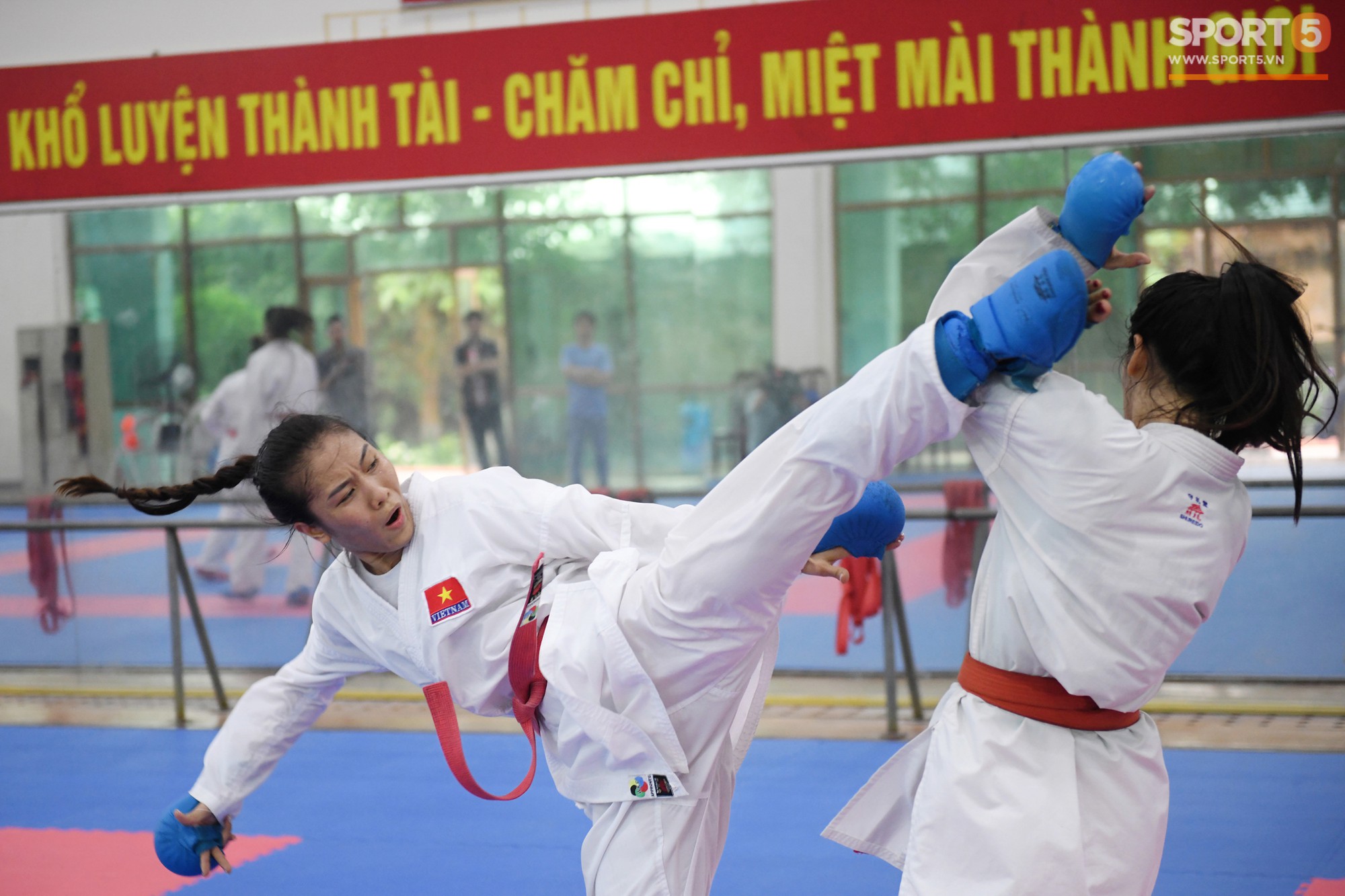 Các nữ võ sĩ Karate Việt Nam miệt mài tập luyện, sẵn sàng tranh tài tại Asiad 2018 - Ảnh 12.