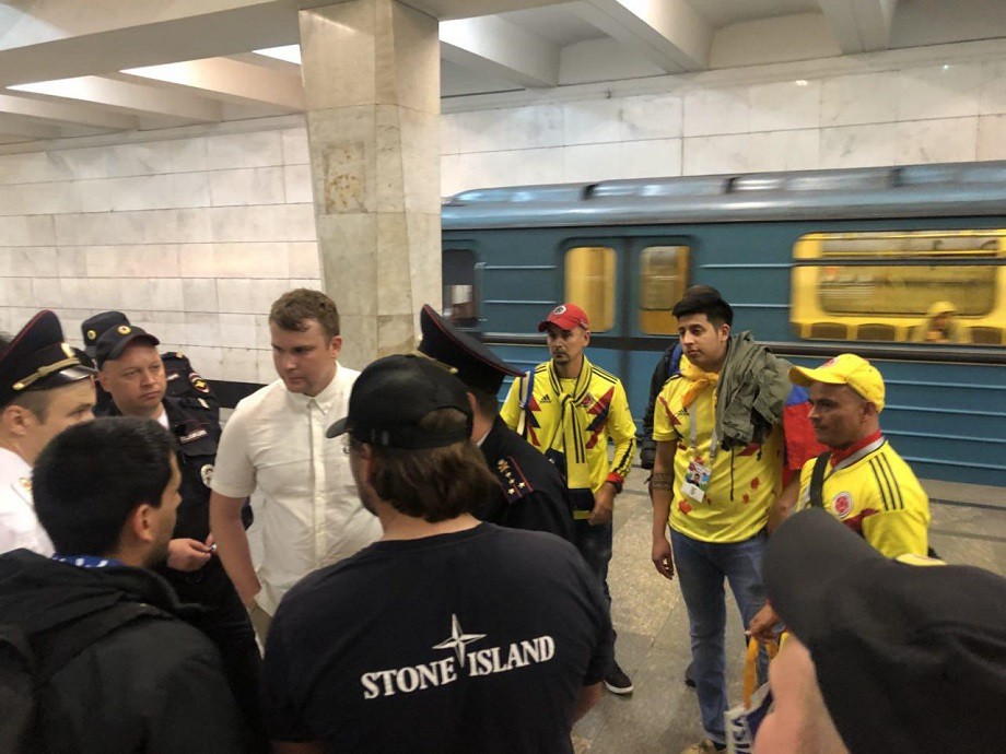 Sau trận đấu căng thẳng, fan Anh và Colombia choảng nhau trong tàu điện ngầm - Ảnh 2.