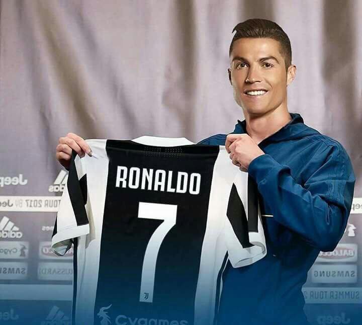Nở rộ ảnh Ronaldo khoác áo Juventus - Ảnh 2.