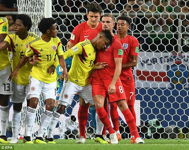 Những tình huống chơi xấu của cầu thủ Colombia với tuyển Anh - Ảnh 3.