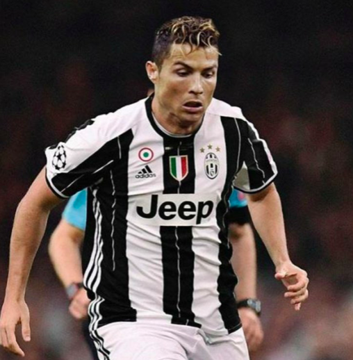 Nở rộ ảnh Ronaldo khoác áo Juventus - Ảnh 10.
