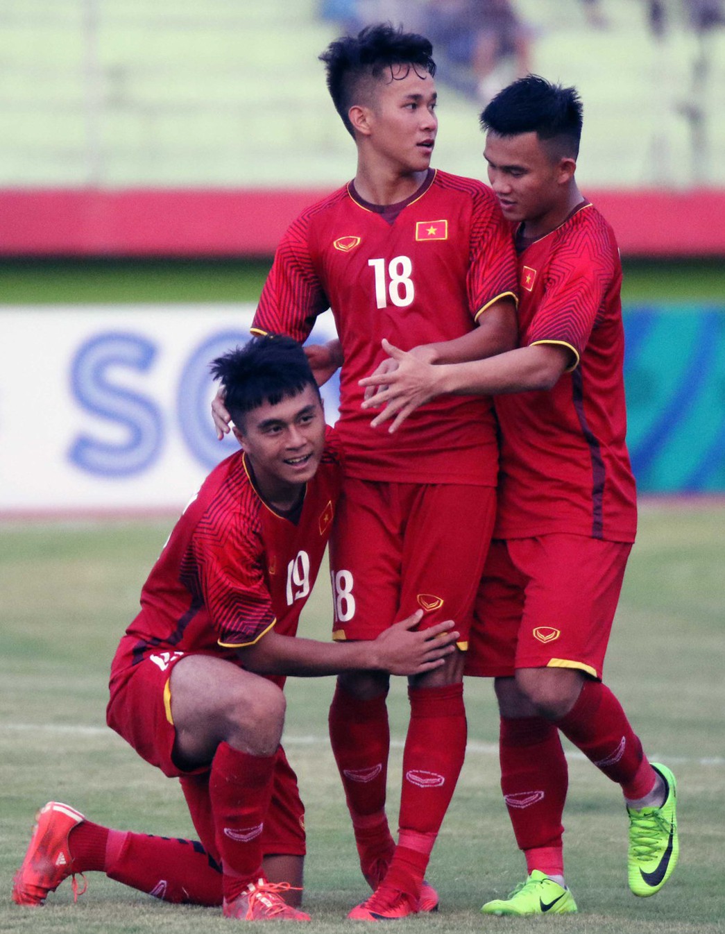 Thủ môn xuất sắc đẩy penalty, U19 Việt Nam vượt Thái Lan ở bảng xếp hạng AFF U19  - Ảnh 6.
