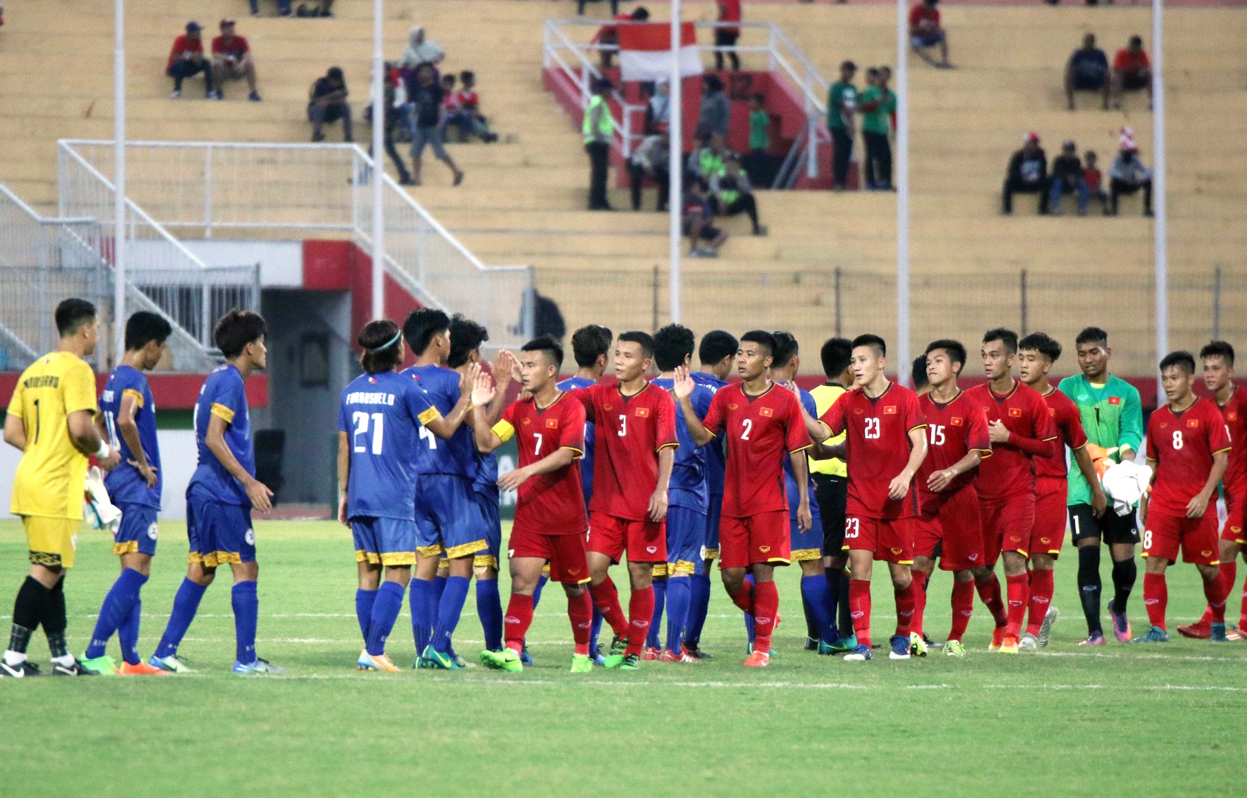 Thủ môn xuất sắc đẩy penalty, U19 Việt Nam vượt Thái Lan ở bảng xếp hạng AFF U19  - Ảnh 1.