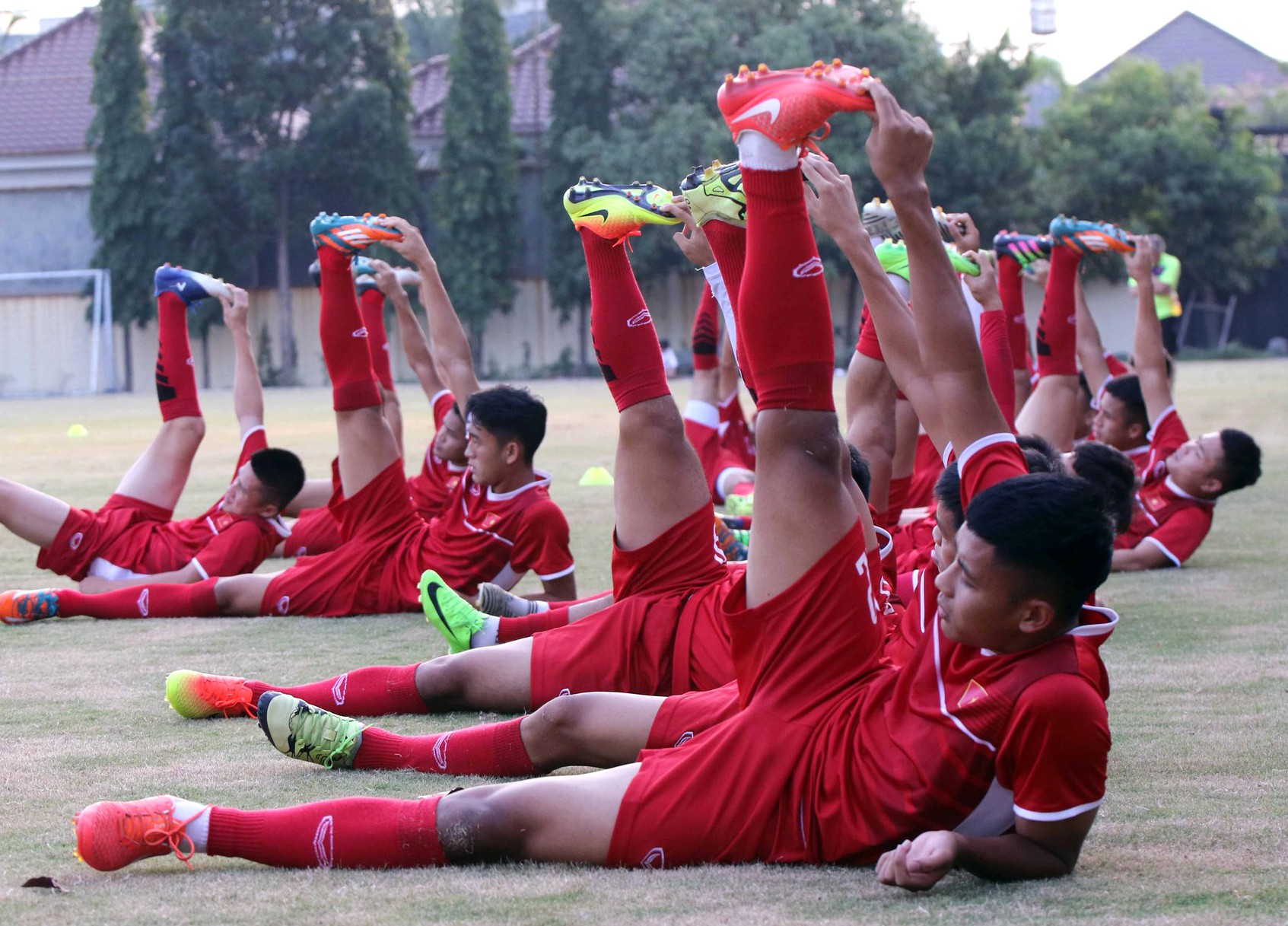 U19 Việt Nam quyết tìm chiến thắng đầu tay trước Philippines - Ảnh 7.