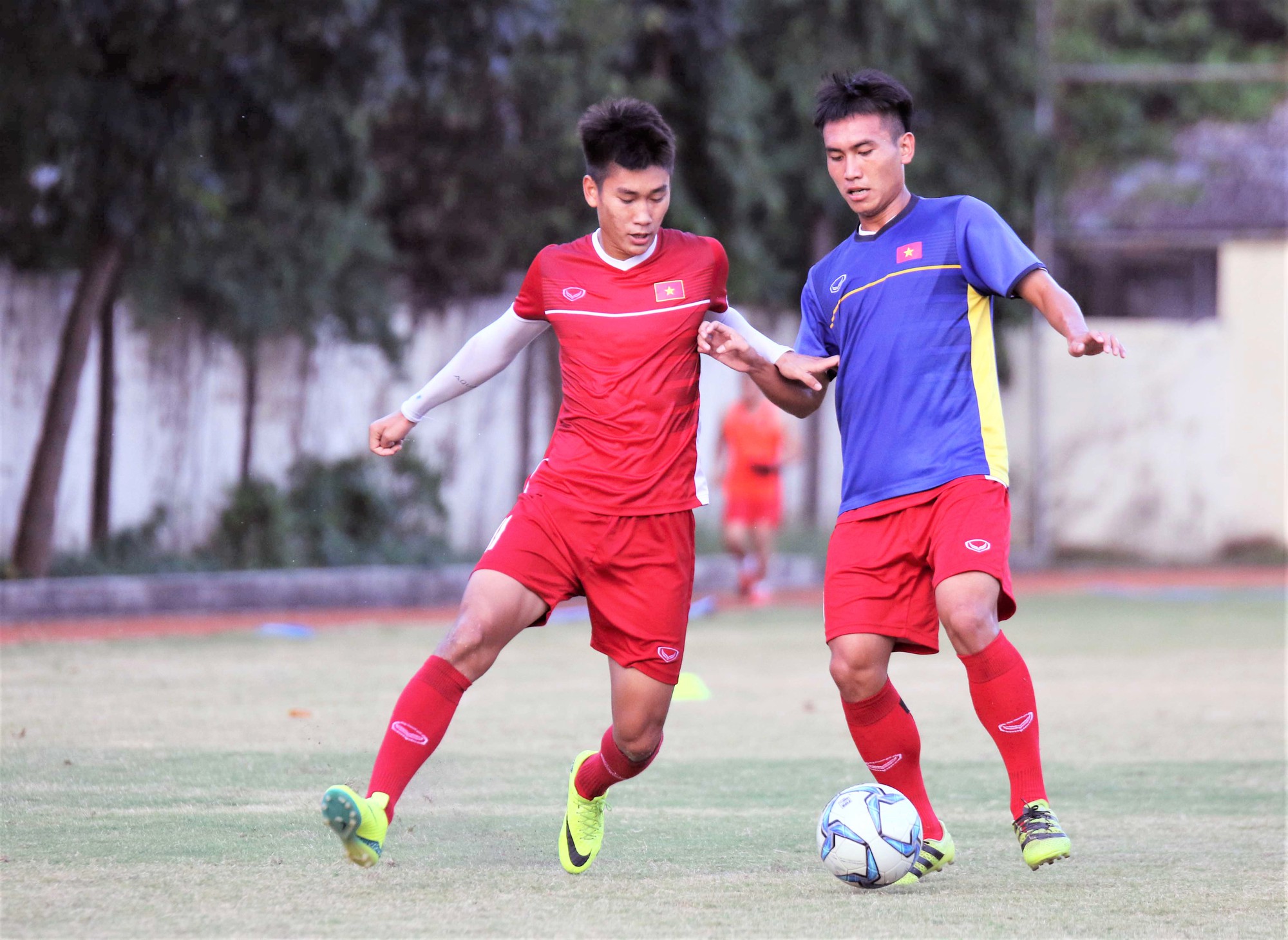 U19 Việt Nam tích cực tập sút trước trận gặp U19 Lào - Ảnh 7.