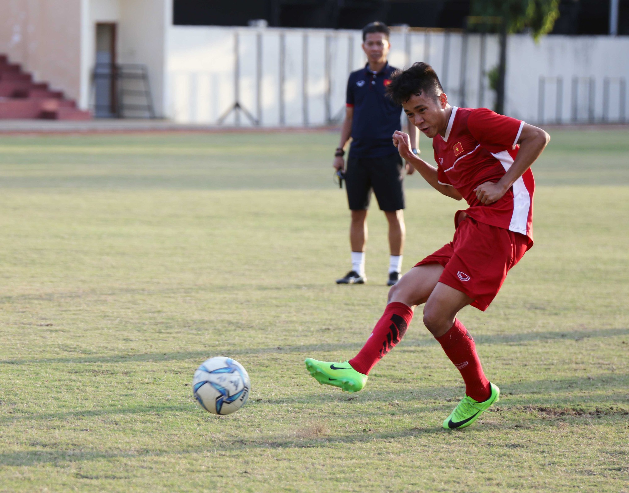 U19 Việt Nam hứng khởi, tập trung cao độ cho trận đấu với U19 Indonesia - Ảnh 7.