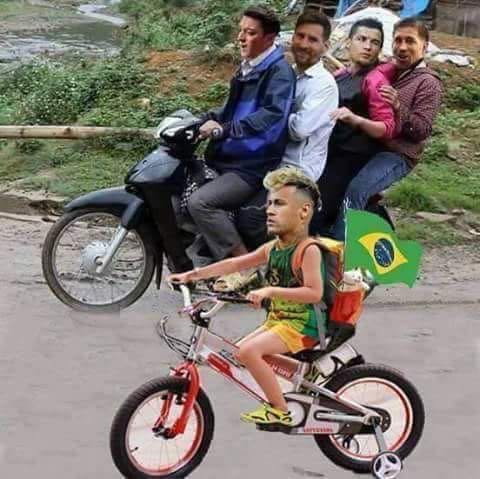 Dân mạng hả hê đăng ảnh, video chế nhạo thói ăn vạ của Neymar - Ảnh 6.
