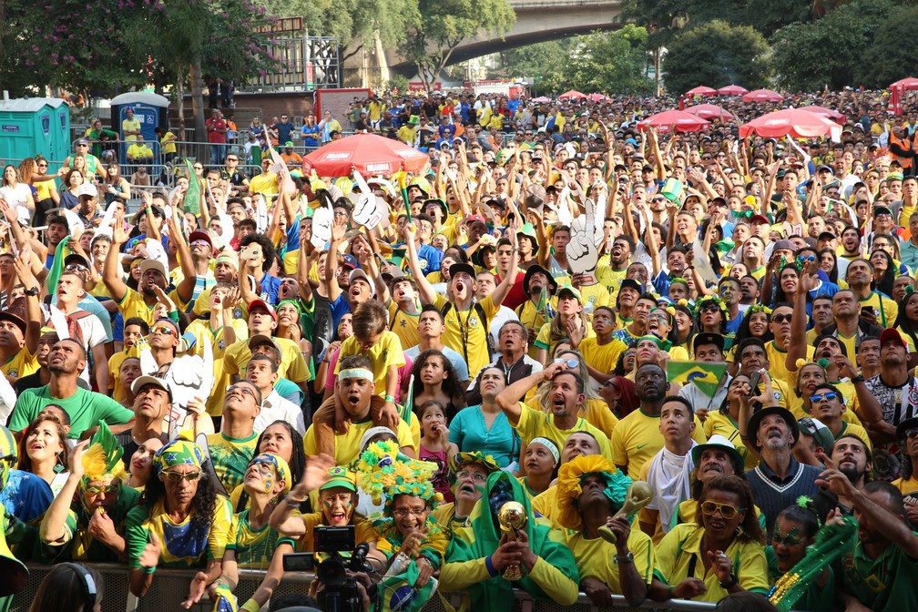 Cả đất nước Brazil chìm trong nước mắt sau thất bại của Neymar và các đồng đội - Ảnh 1.
