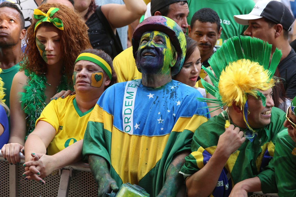 Cả đất nước Brazil chìm trong nước mắt sau thất bại của Neymar và các đồng đội - Ảnh 3.