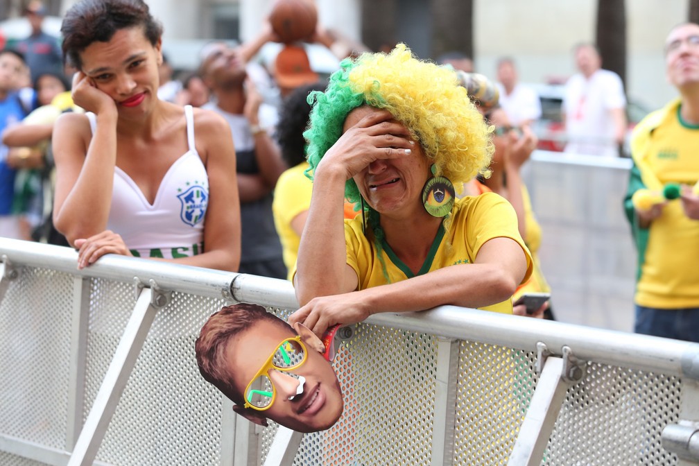 Cả đất nước Brazil chìm trong nước mắt sau thất bại của Neymar và các đồng đội - Ảnh 5.