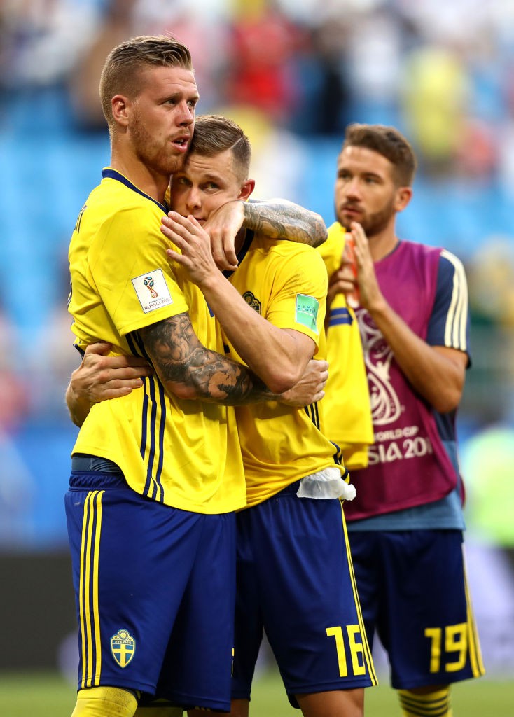 Cầu thủ Thụy Điển suy sụp, CĐV chết lặng trên khán đài sau trận thua Anh - Ảnh 12.