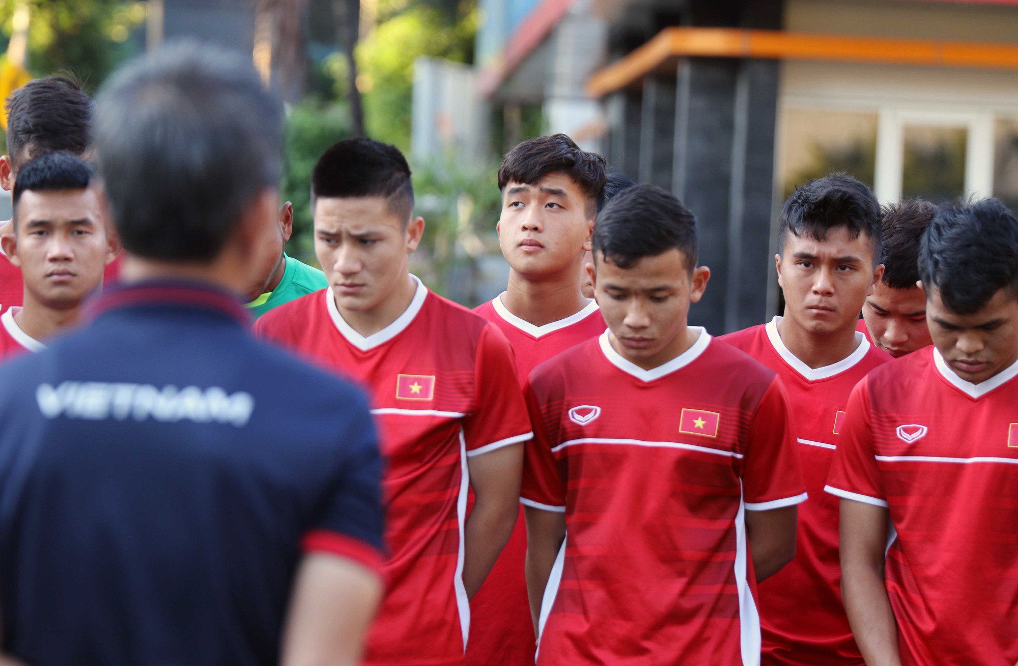 HLV Hoàng Anh Tuấn tuyên bố sẽ loại những tuyển thủ U19 thiếu khát vọng  - Ảnh 1.
