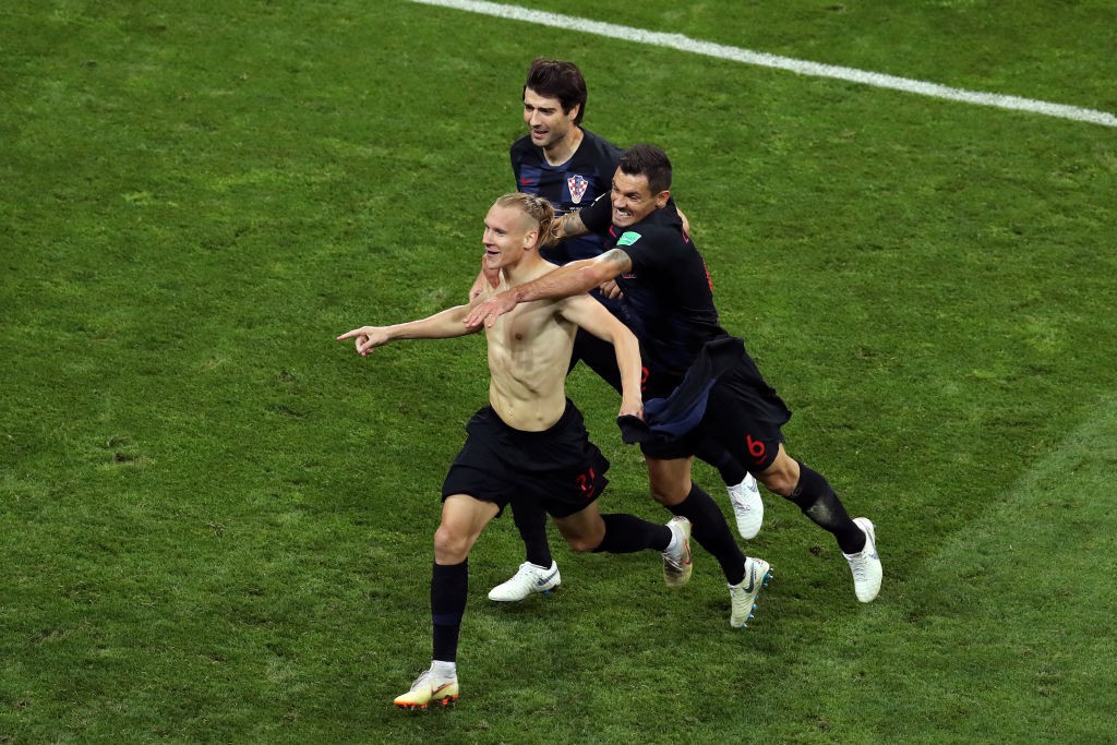 Đùa cợt về chính trị, trung vệ Croatia suýt bị cấm đá bán kết World Cup 2018 - Ảnh 2.