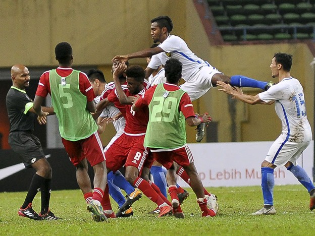 Cầu thủ đầu tiên bị cấm cửa tới ASIAD sau vụ ẩu đả giữa U23 Malaysia và U23 UAE - Ảnh 2.