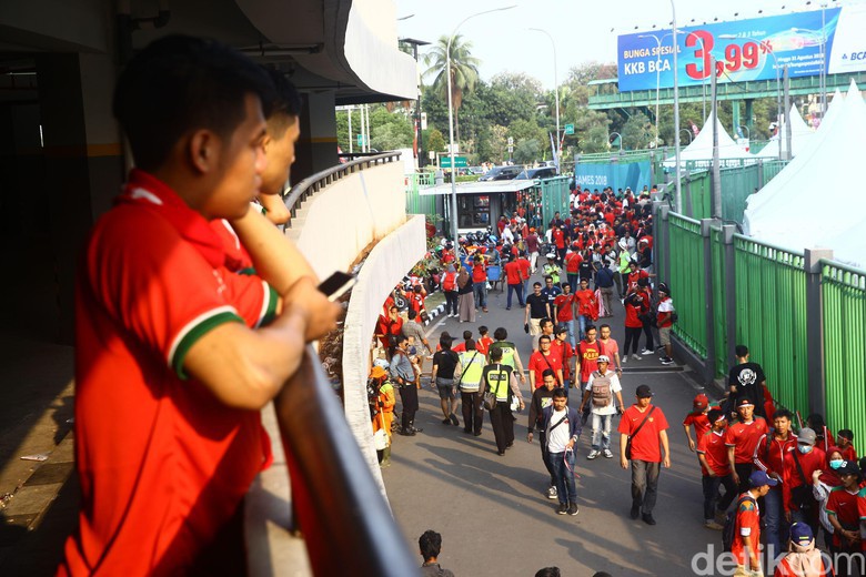 Indonesia huy động lực lượng an ninh khủng, đảm bảo an toàn tuyệt đối trong ngày chủ nhà ra quân - Ảnh 2.