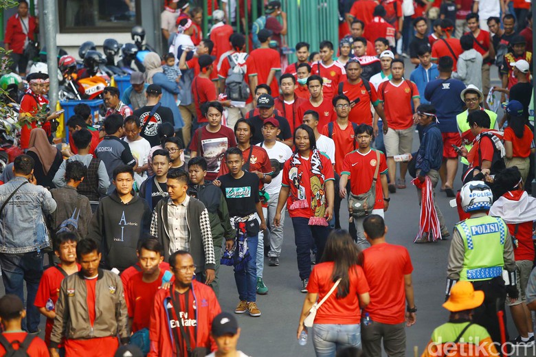 Indonesia huy động lực lượng an ninh khủng, đảm bảo an toàn tuyệt đối trong ngày chủ nhà ra quân - Ảnh 1.