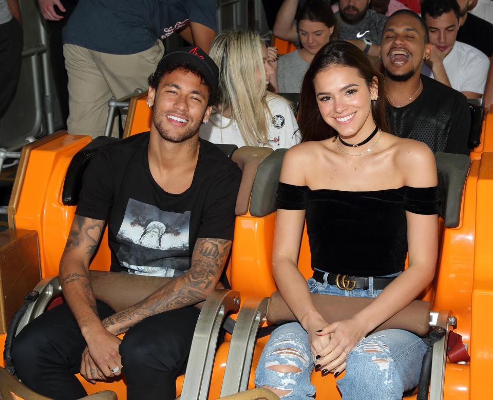 Hot girl hàng đầu Brazil ngáp ngắn ngáp dài khi đến xem Neymar thi đấu - Ảnh 7.