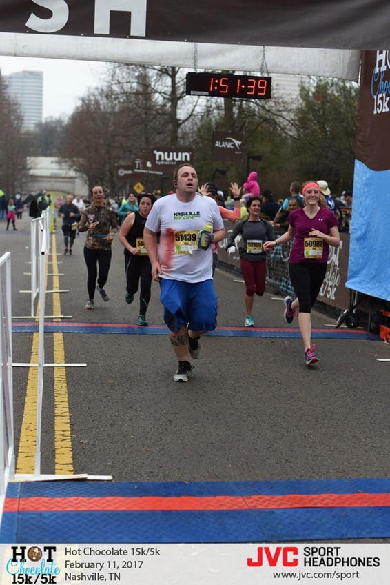 Bị chảy máu cam và chạy sai đường, nữ VĐV marathon vẫn kiên cường về nhất - Ảnh 7.