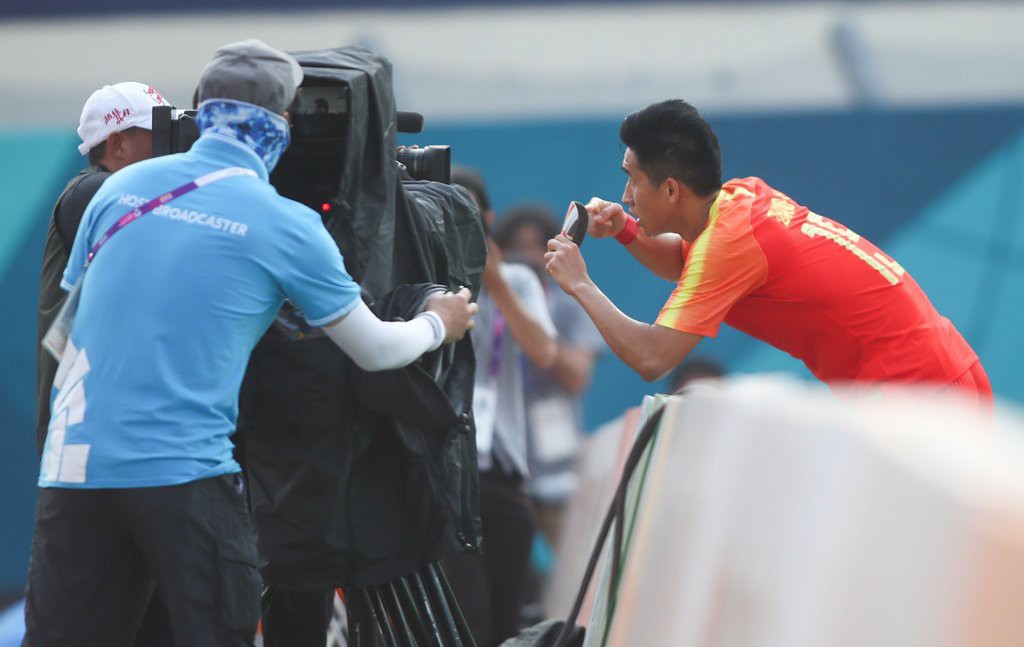 Olympic Trung Quốc vùi dập đội bóng ĐNA với tỷ số khó tin, fans mơ đến ngôi vô địch - Ảnh 4.