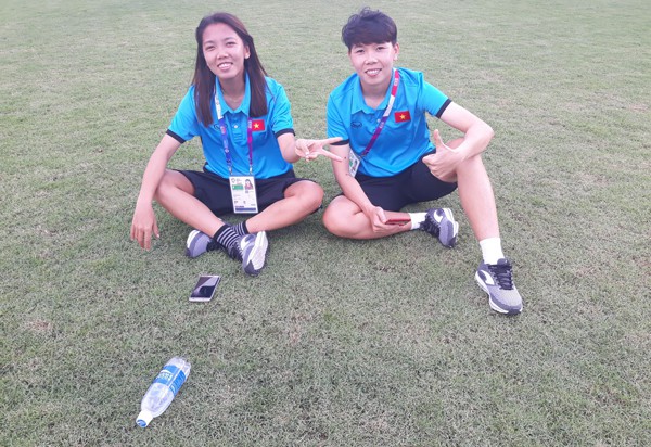 ĐT nữ Việt Nam hào hứng thăm sân đấu, chuẩn bị cho trận đầu tiên tại ASIAD 18 - Ảnh 1.