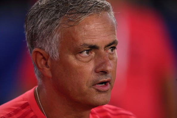 Một Mourinho bấn loạn trong mùa hè bão tố của Manchester United - Ảnh 3.