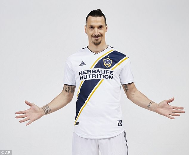 Ibrahimovic lần đầu tiết lộ hình ảnh chấn thương đáng sợ ở MU - Ảnh 5.