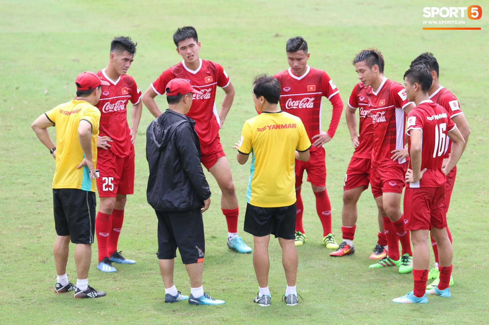 9 cầu thủ U23 Việt Nam được thầy Lee bổ túc trước trận đấu với Palestine - Ảnh 1.