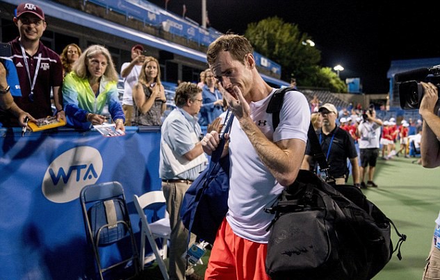 Andy Murray khóc nức nở sau trận đấu kéo dài tới 3 giờ sáng, bỏ cuộc ở tứ kết Citi Open - Ảnh 7.