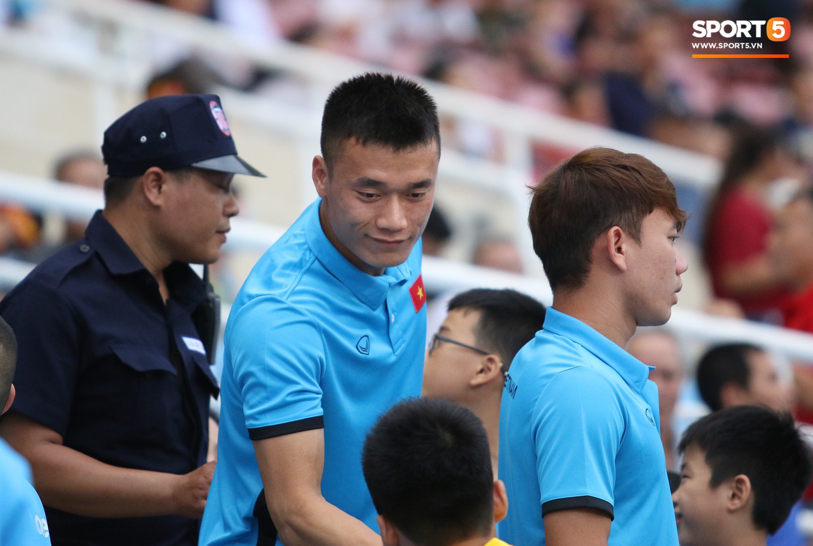 Những điều thú vị bạn có thể đã bỏ qua trên khán đài trong chiến thắng của U23 Việt Nam - Ảnh 6.