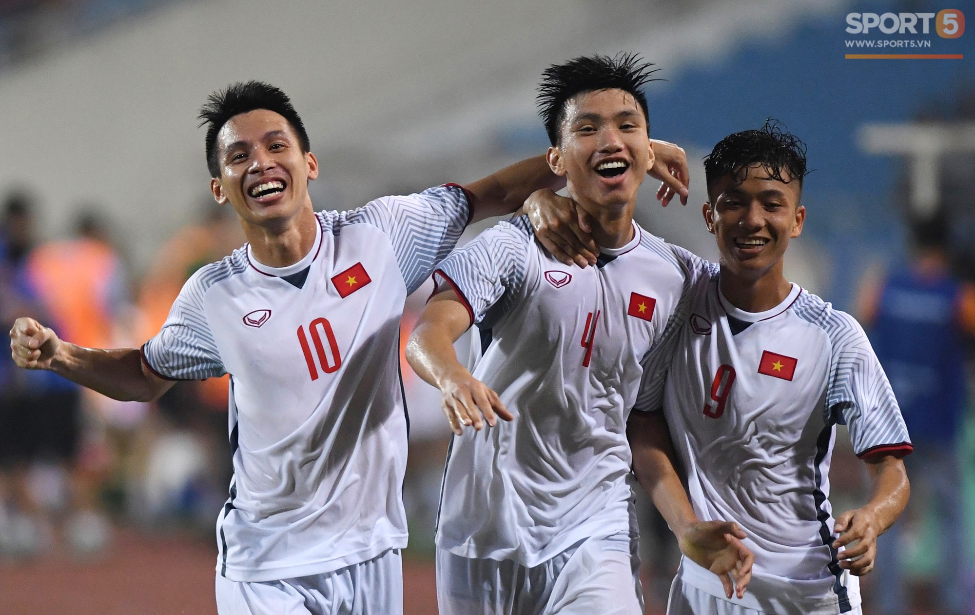 Cầu thủ U23 Việt Nam cảm ơn khán giả sau khi vô địch sớm Cup Tứ Hùng - Ảnh 3.