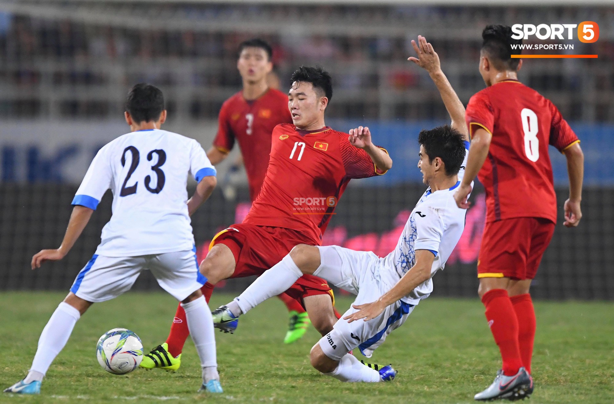 Văn Đức tỏa sáng với 1 pha xử lý đẳng cấp, U23 Việt Nam hòa U23 Uzbekistan trong trận đấu cuối cùng - Ảnh 8.