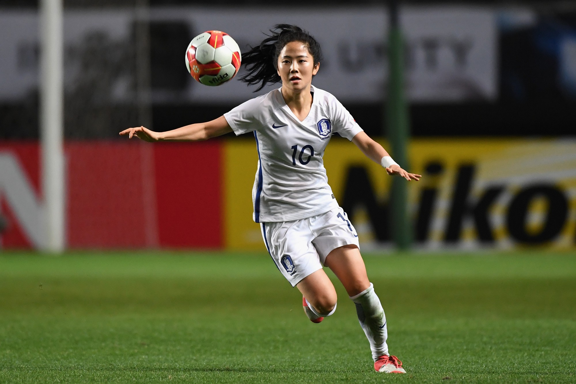 Nhan sắc xinh đẹp của nữ tiền vệ Hàn Quốc dự ASIAD 2018 - Ảnh 2.
