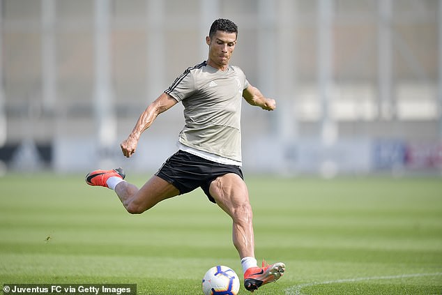 Ronaldo tập luyện hăng say chờ phục thù, mạch máu ở bắp đùi nổi chằng chịt như dây điện - Ảnh 2.