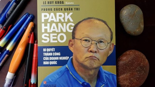 Sách của trợ lý Lê Huy Khoa được nhà xuất bản Hàn Quốc mua bản quyền - Ảnh 1.