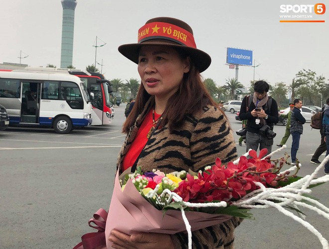 Mẹ Quang Hải hết lời khen ngợi thầy Park, chú Văn Lâm tự hào về người cháu trai - Ảnh 2.