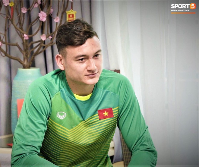 Bất ngờ: Sau Asian Cup 2019 Văn Lâm là cầu thủ duy nhất không thể ăn tết cùng gia đình - Ảnh 3.