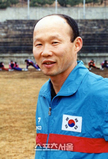 HLV Park Hang-seo bước sang tuổi 60: Từ sinh viên nghiên cứu thảo mộc đến huyền thoại bóng đá Việt Nam - Ảnh 3.