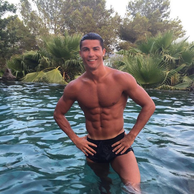 Messi hít khói Ronaldo trong BXH những người kiếm nhiều tiền bằng việc sống ảo nhất - Ảnh 2.