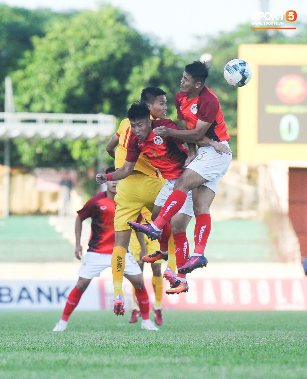 Đánh bại Phố Hiến trong trận play-off kịch tính, Thanh Hoá FC chính thức trụ hạng - Ảnh 2.