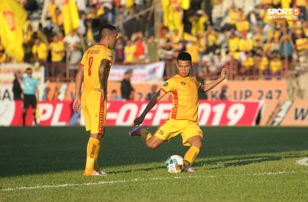 Đánh bại Phố Hiến trong trận play-off kịch tính, Thanh Hoá FC chính thức trụ hạng - Ảnh 6.