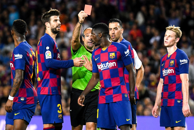 Messi thông nòng bằng siêu phẩm, Barcelona vùi dập kẻ thách thức nhưng niềm vui chưa trọn vẹn bởi drama thẻ đỏ cuối trận - Ảnh 8.