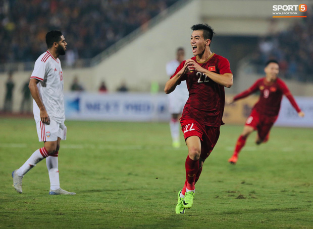 Đôi chân pha lê Tuấn Anh vô hiệu hóa cầu thủ UAE hay nhất châu Á - Ảnh 11.